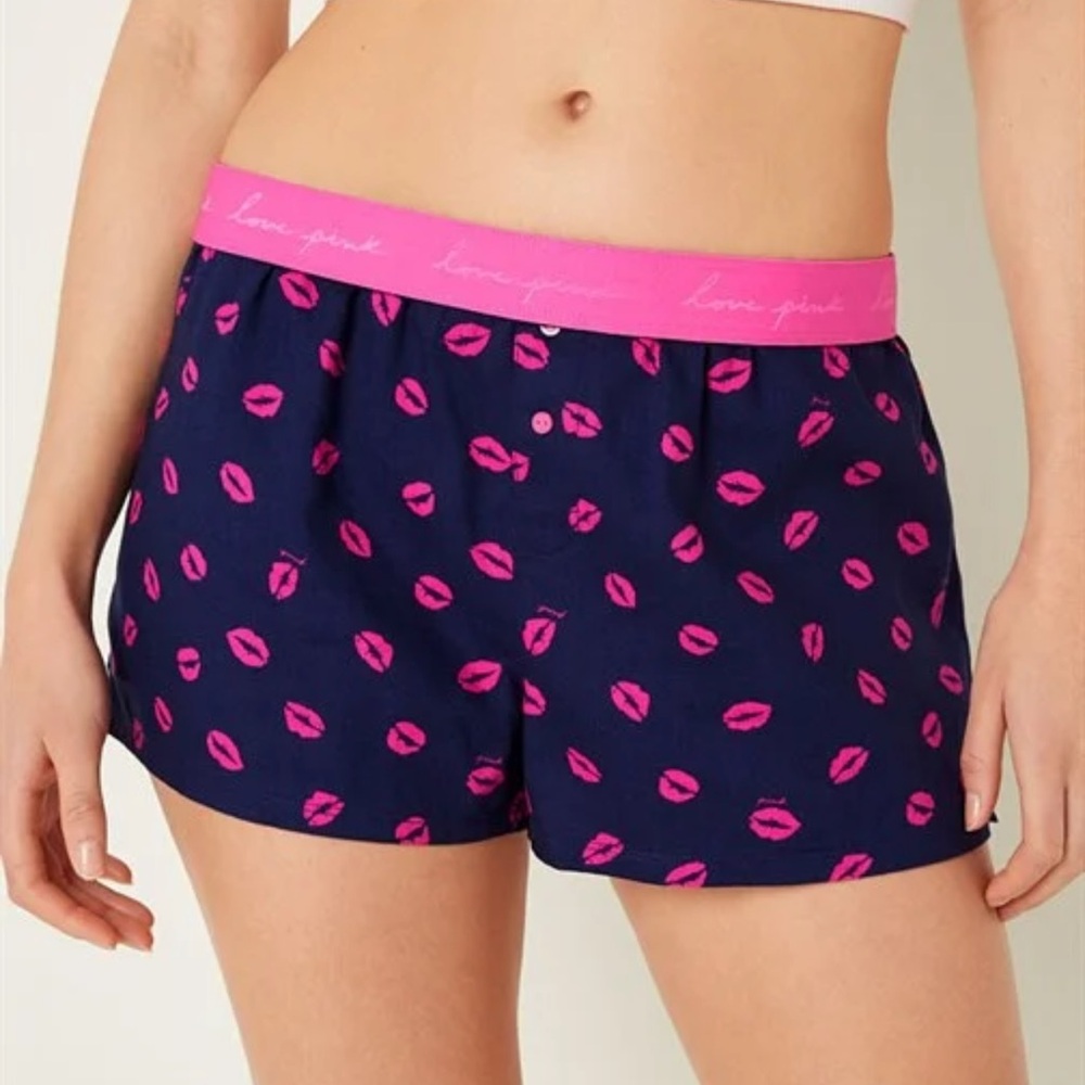 VS PINK Navy Sleep Shorts Pink Lips Graphic | M NWOT